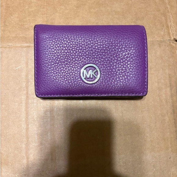 Michael Kors Vibrant Purple Key Holder/Wallet - Picture 1 of 10